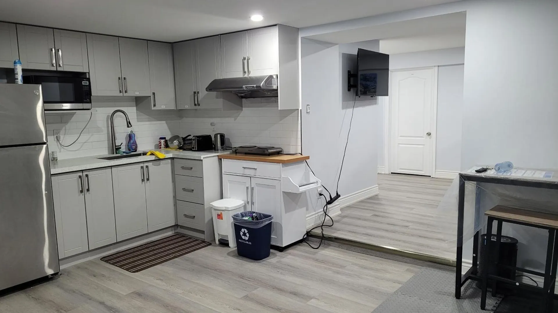 Simple & Budget Shared Room In Toronto House Privatunterkunft