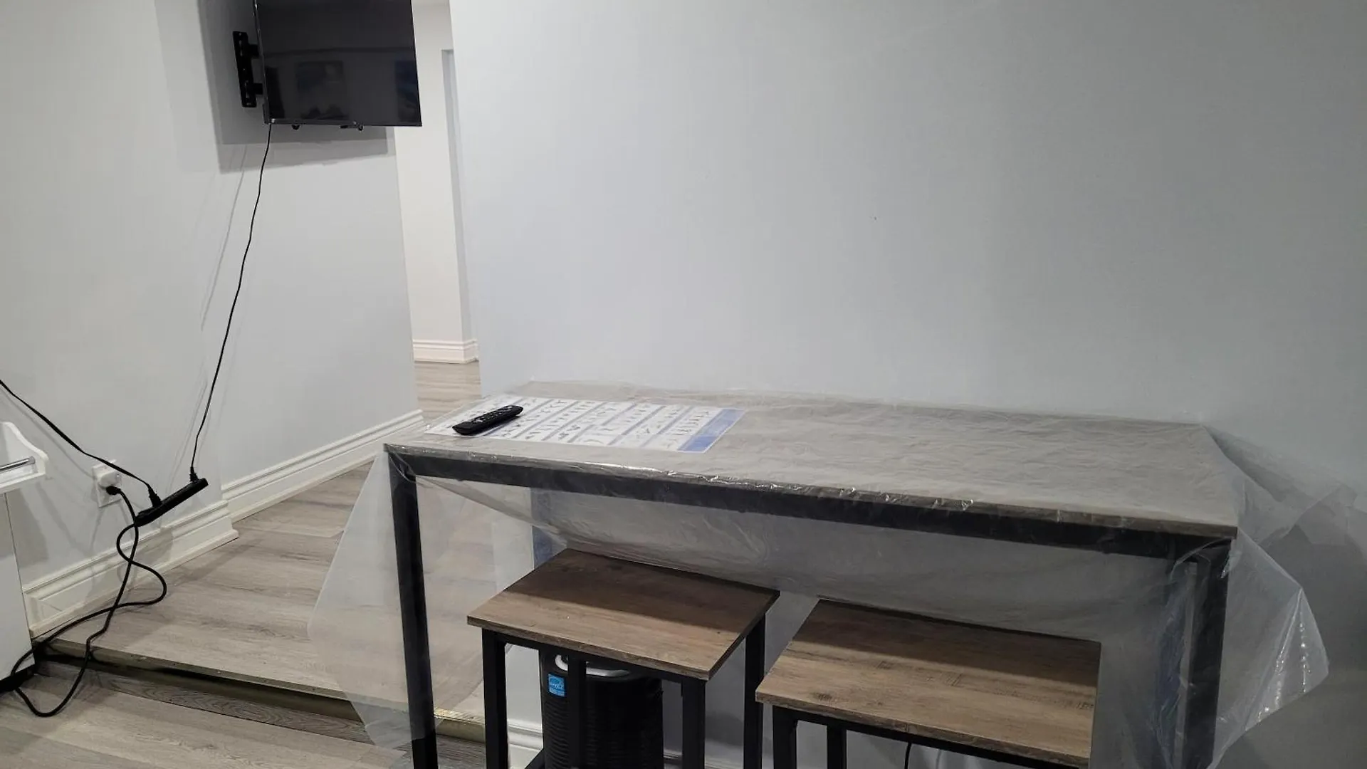 Simple & Budget Shared Room In Toronto House 0*,  Canada